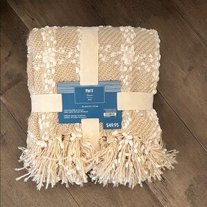 NEW Pier 1 Woven Throw With Tassels